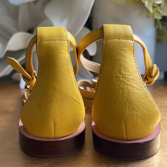 Tory Burch Toggle Flat Sandal in Gold Leather - Picture 4 of 13